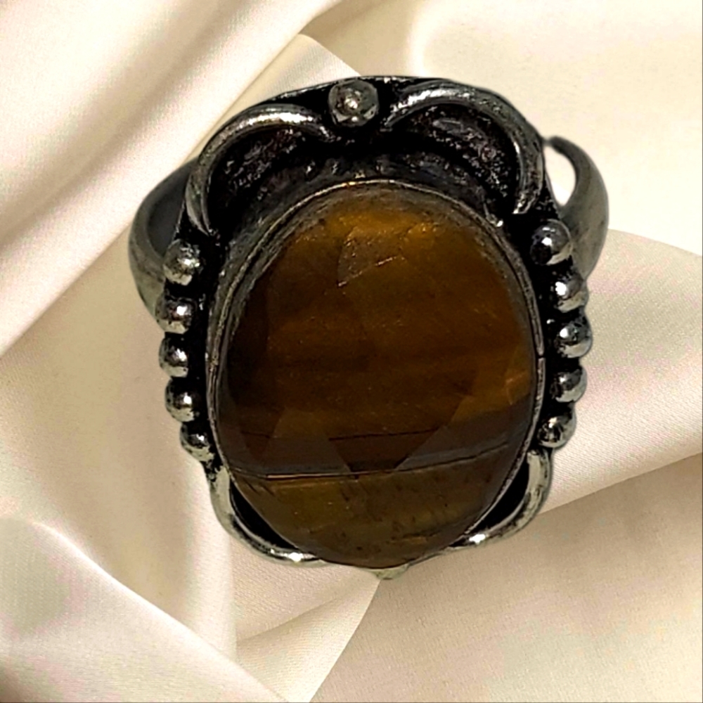 Tigers Eye on a 925 Silver ring band